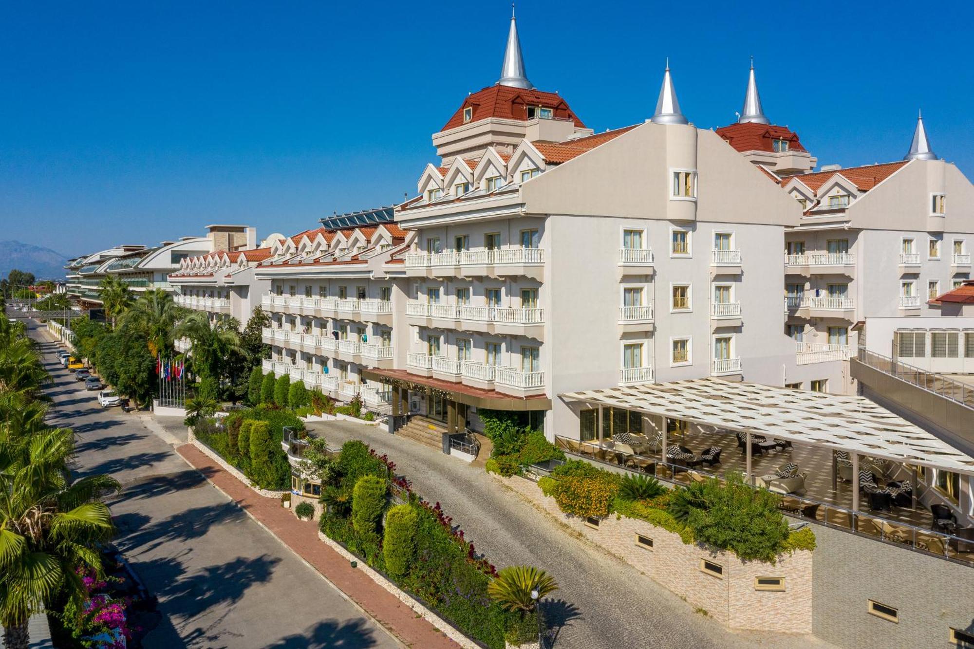 Ośrodek wypoczynkowy Aydinbey Famous 5*