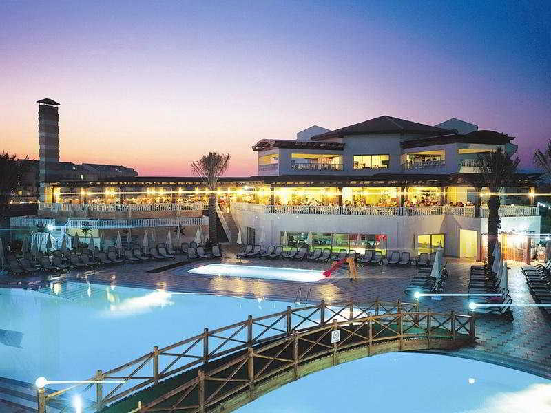 Ośrodek wypoczynkowy Aydinbey Famous 5*